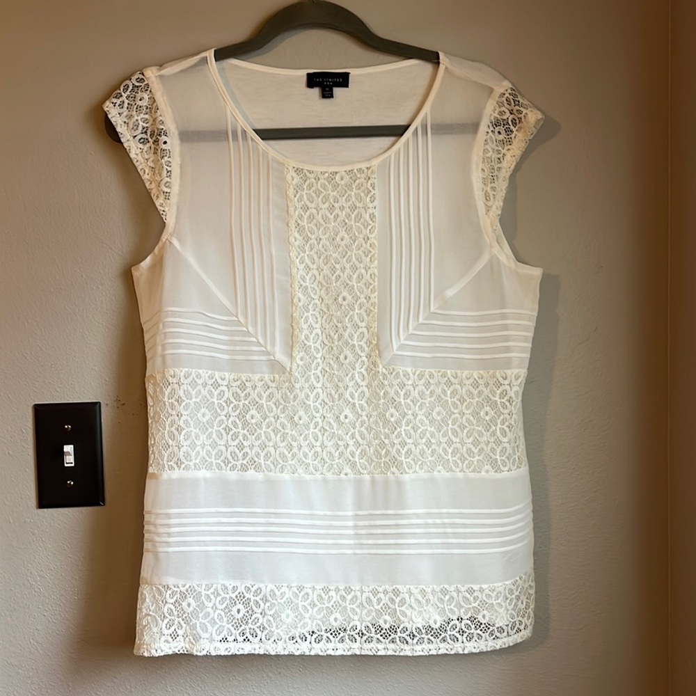 The Limited cream lace top. Size M. Excellent condition